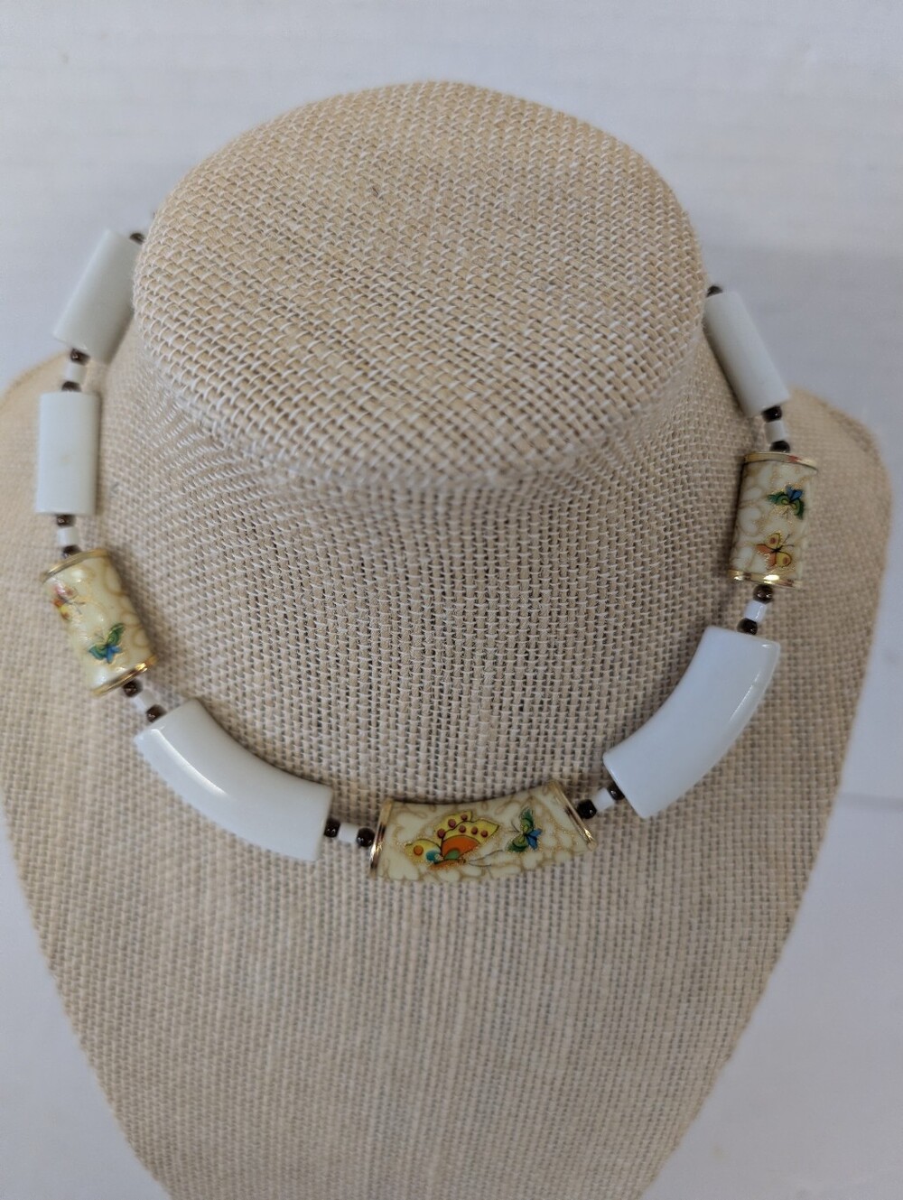 Vintage Hand-Painted Ceramic and White Bead Choker Necklace 1970